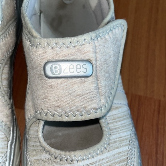 BZees women’s Bliss Slip-On shoes Size 6.5 - Picture 5 of 9